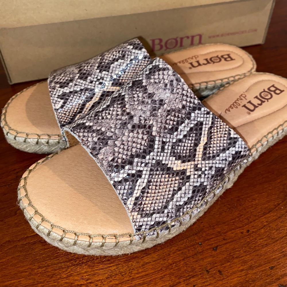 BORN Natural Snake Print Flip Flop - BRAND NEW